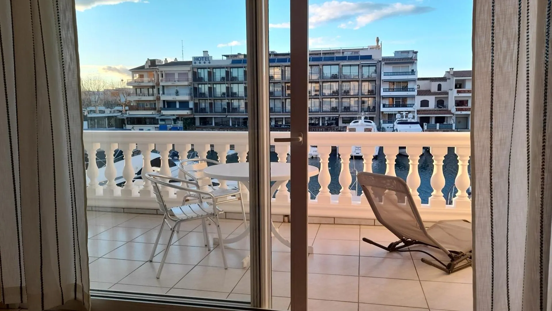 K.C.G.Marina Apartment Empuriabrava Spain